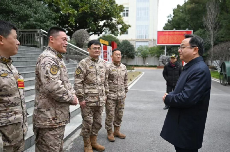 <a href="./xwzx/gzdt/202602/t20260210_750436.html">新春关怀暖 鱼水情意浓 孙兵王玺玮看望慰问部队官兵和消防救援指战员</a>